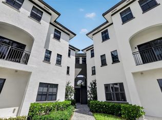 15650 SW 136th St #202, Miami, FL 33196