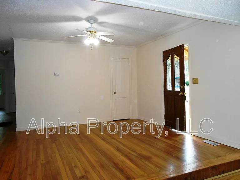 31 Foxhall Rd — Photo 2