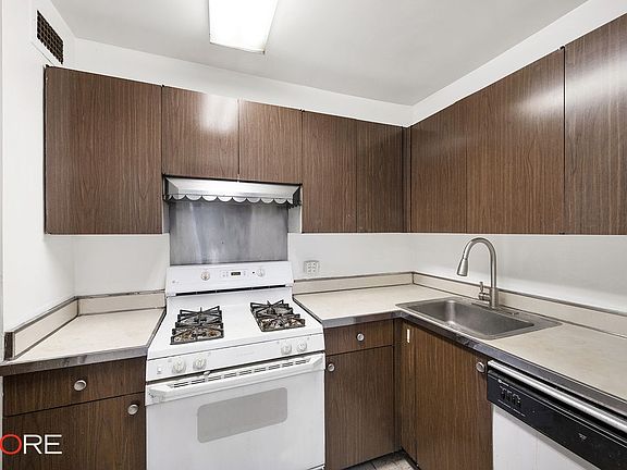 4th image of 224 E 60th St APT 5B