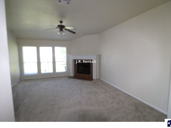 2nd image of 207 Crowfoot Dr