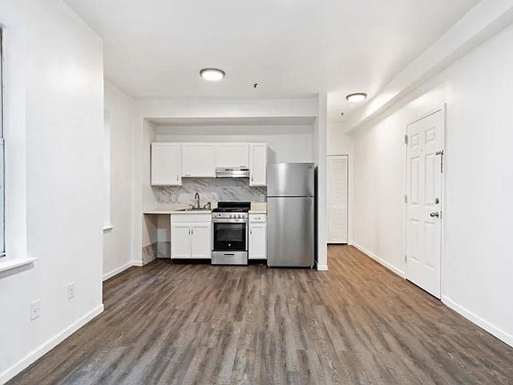 4th image of 203 Academy St #211
