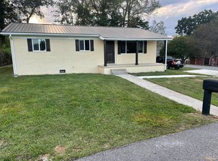 311 Poplar Heights Dr, Grayson, KY 41143