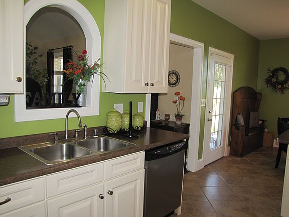 4th image of 713 Glencrest Dr