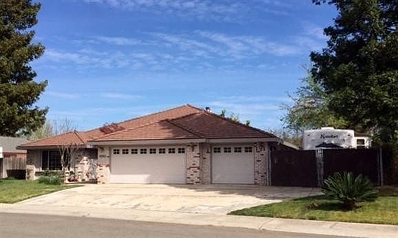 1st image of 3020 Stonegate Dr