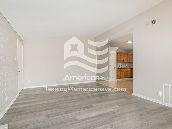 1627196_003_wm_-_living_room_13598823.jpg