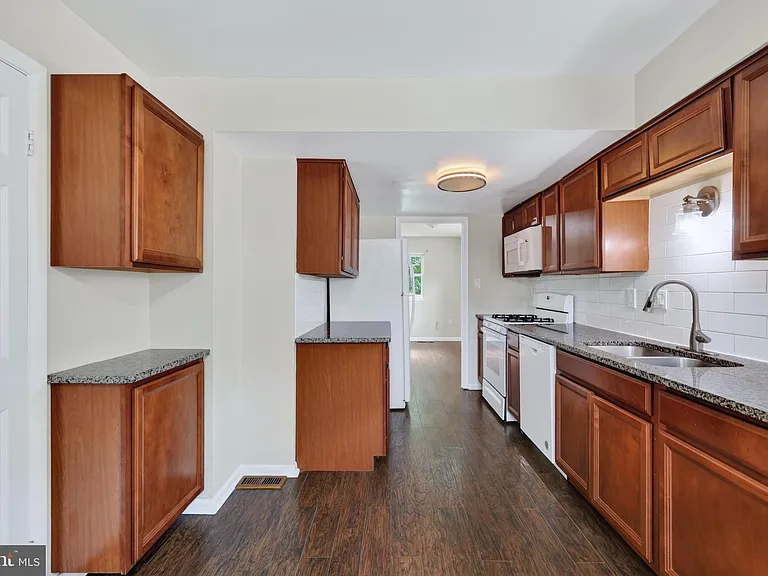 15063 Cherrydale Dr — Photo 6