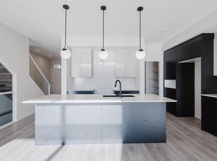 456 33rd St NW, Edmonton, AB T5Y 2C9