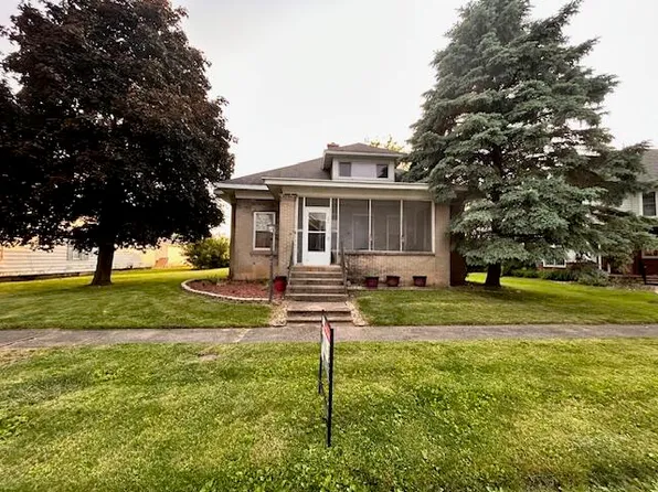 304 N Jefferson St, Brook, IN 47922