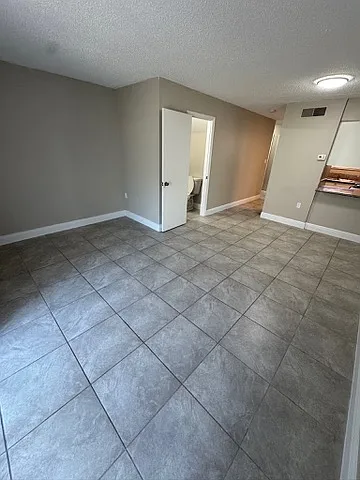 Bentley Villas — Photo 10