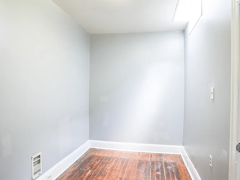 N Collington Ave — Photo 9