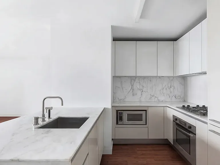 322 W 57th St #47V — Photo 4