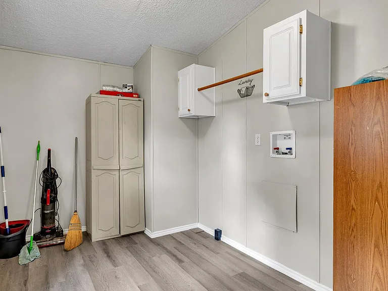 3457 S Foster Rd — Photo 6