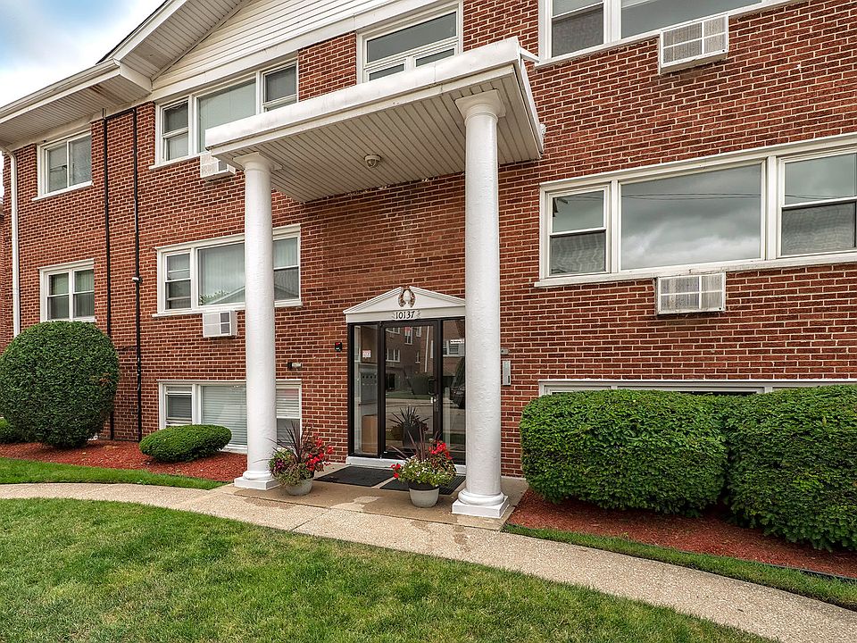 1st image of 10137 Hartford Ct APT 2B