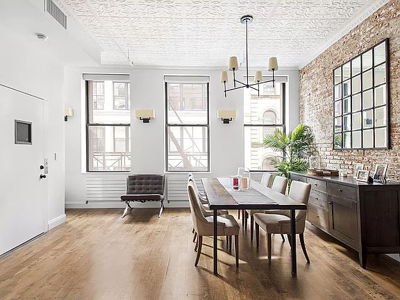 3rd image of 44 Walker St APT 3