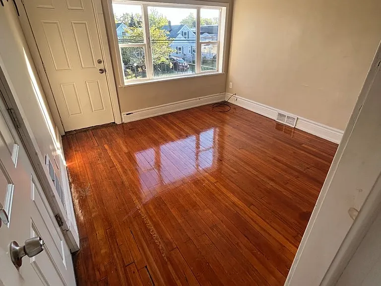 170 Ladner Ave #2 — Photo 2