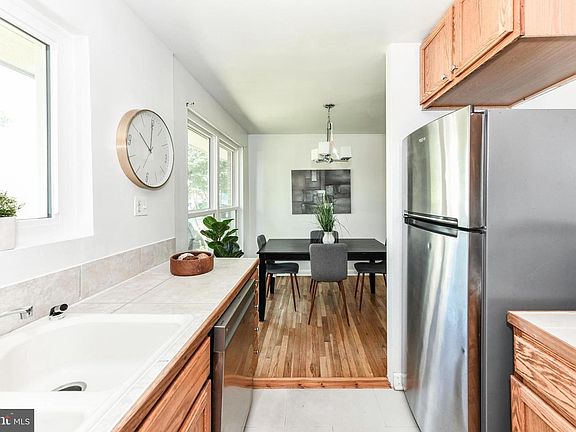 5th image of 6335 Phyllis Ln