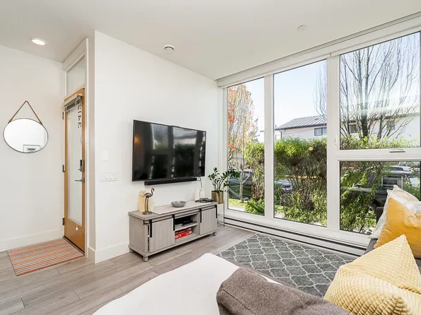 3412 Saint Catherines St, Vancouver, BC V5V 4K8