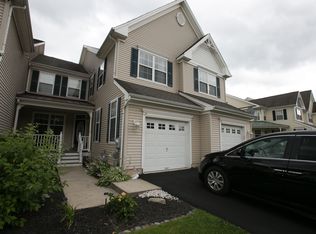 24 Brewster Dr, Warminster, PA 18974