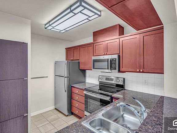 3rd image of 701 1st Ave N APT 405