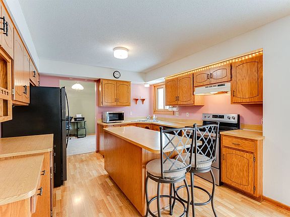 3rd image of 7607 22nd Street Ct N