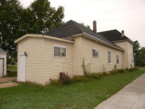 3rd image of 301 W Harrie St