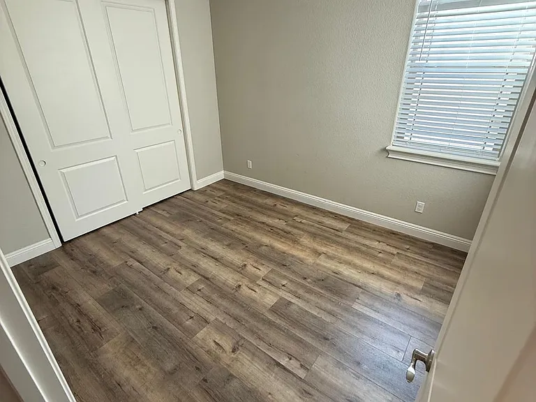 573 Addison Ct — Photo 27