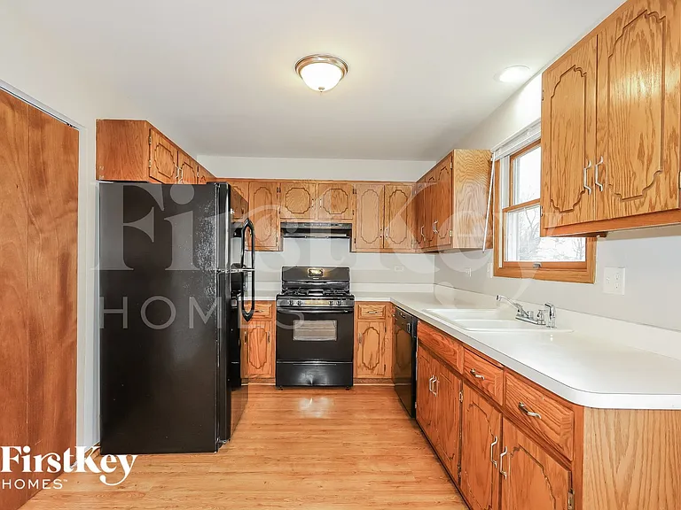 1119 Karen Dr — Photo 5