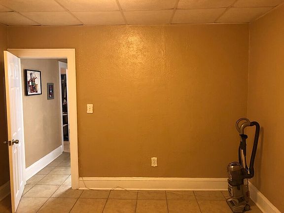 3rd image of 2528 Orange Ave