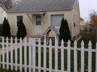 740 Bangs St, Aurora, IL 60505