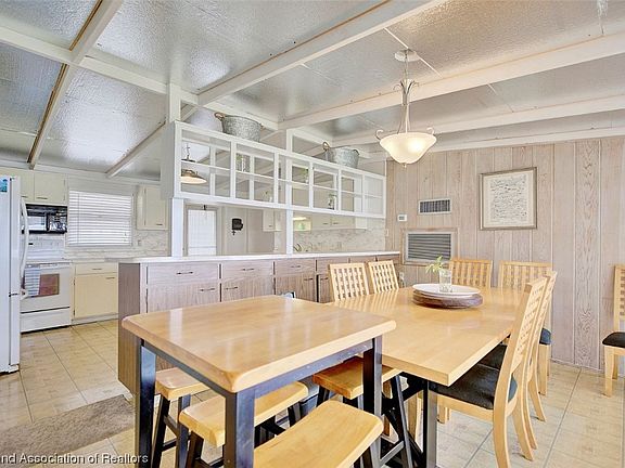 5th image of 232 Huntley Dr