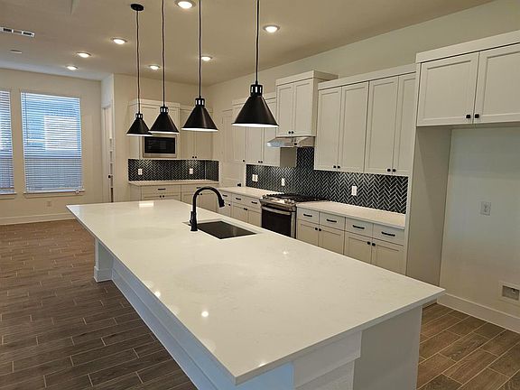 5th image of 32618 Mountain Maple Court