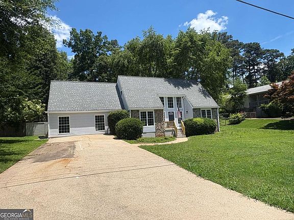3rd image of 6762 Oakland Dr