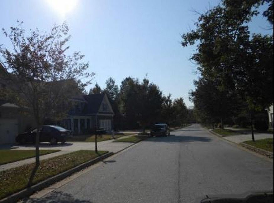 Exterior Neighborhood (street photo)