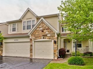 1042 Village Ln, Gurnee, IL 60031