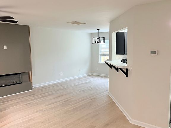 4th image of 4221 Tensity Dr