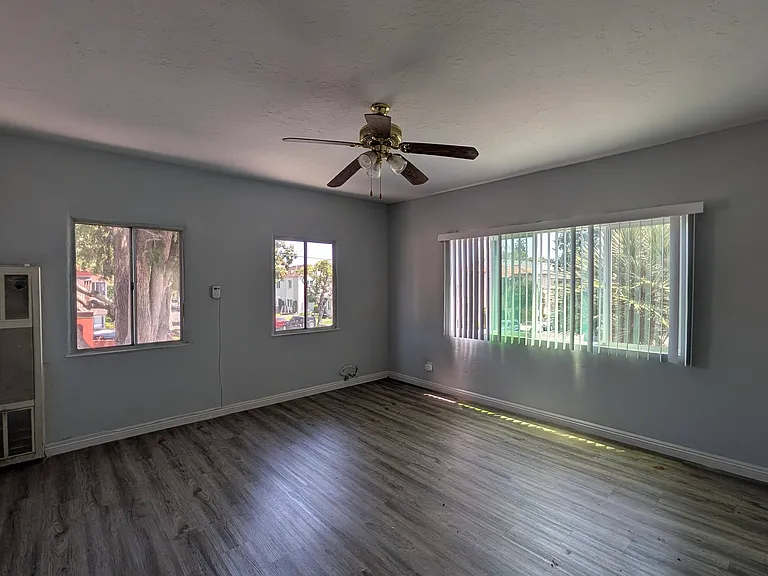 2191 Chestnut Ave #201 — Photo 2