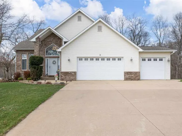 2709 Holly Ct NW, Swisher, IA 52338