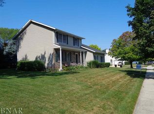 1501 Dover Rd, Bloomington, IL 61704