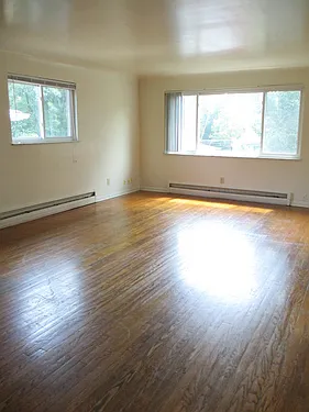 Building Photo - 1668 Crest Hill Ave #1