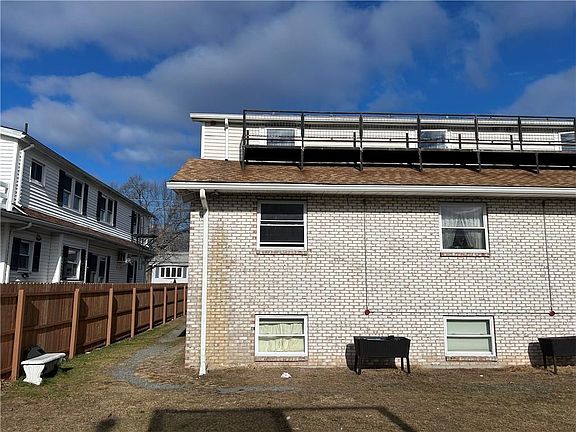 3rd image of 20 Hurdis St APT 15
