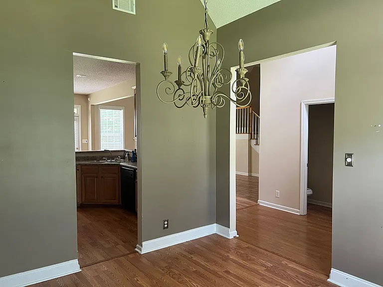 136 Joycliff Cir — Photo 12