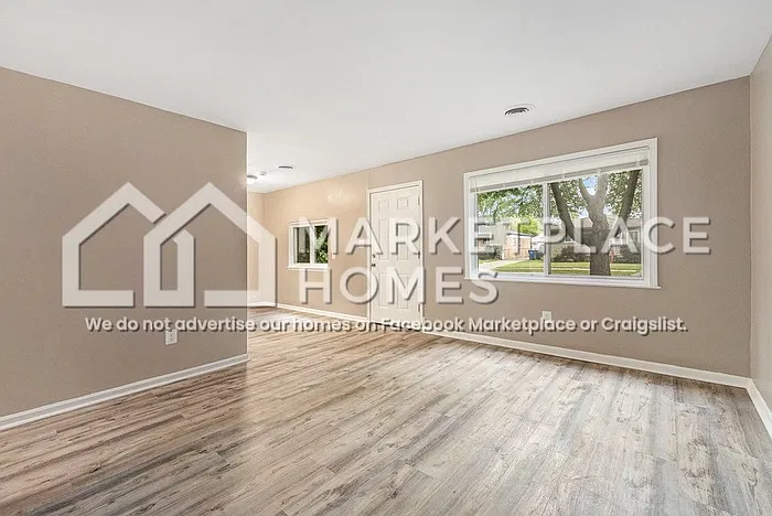 3 bed, 1.0 bath, 944 sqft, $1,395 — Photo 4