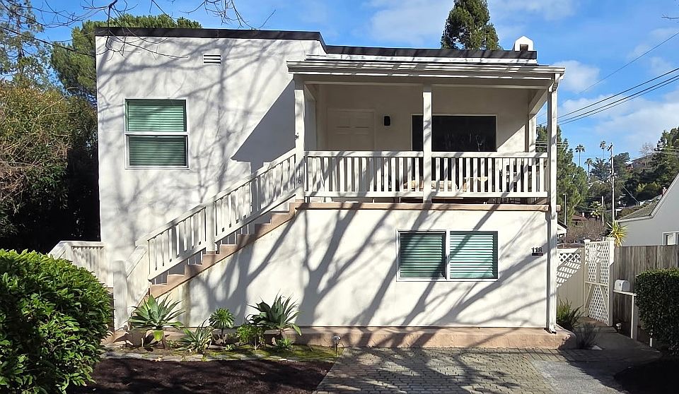 Front of 116-118 Greenfield Avenue.
118 Greenfield Avenue is the lower unit and entrances are on the right side.