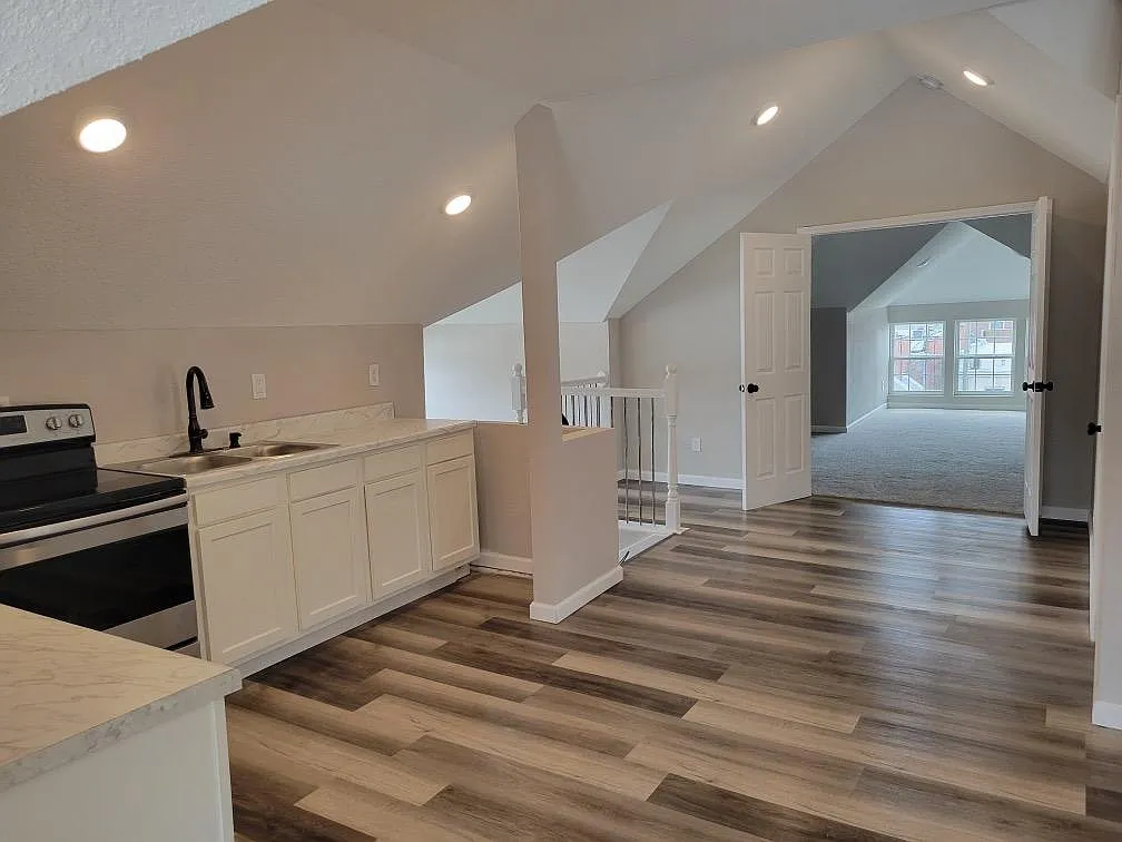 1 bed, 1017 sqft, $775 — Photo 1