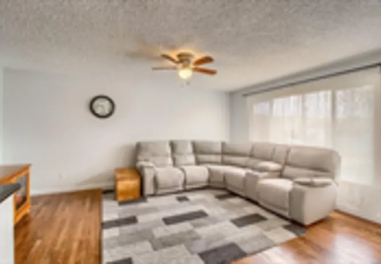 425 S Harlan St — Photo 3