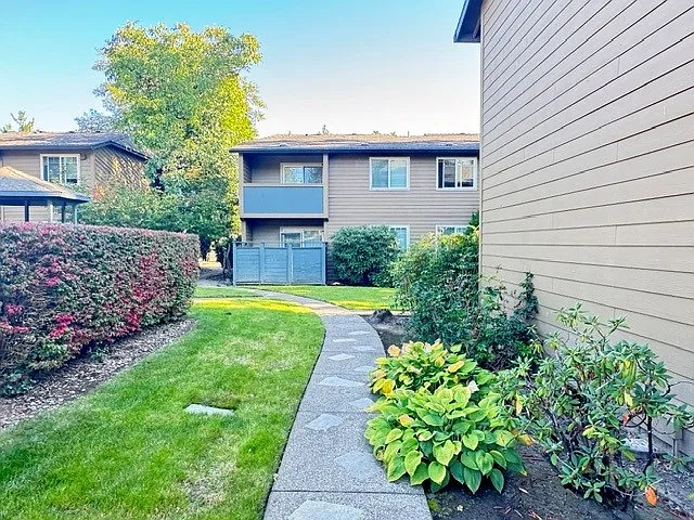 Crescent Ridge