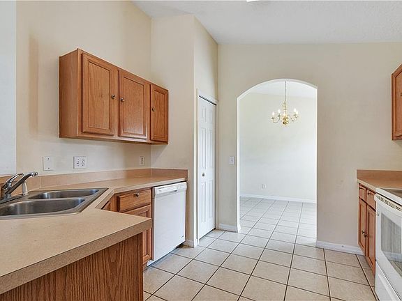 5th image of 251 Hypolita Ave