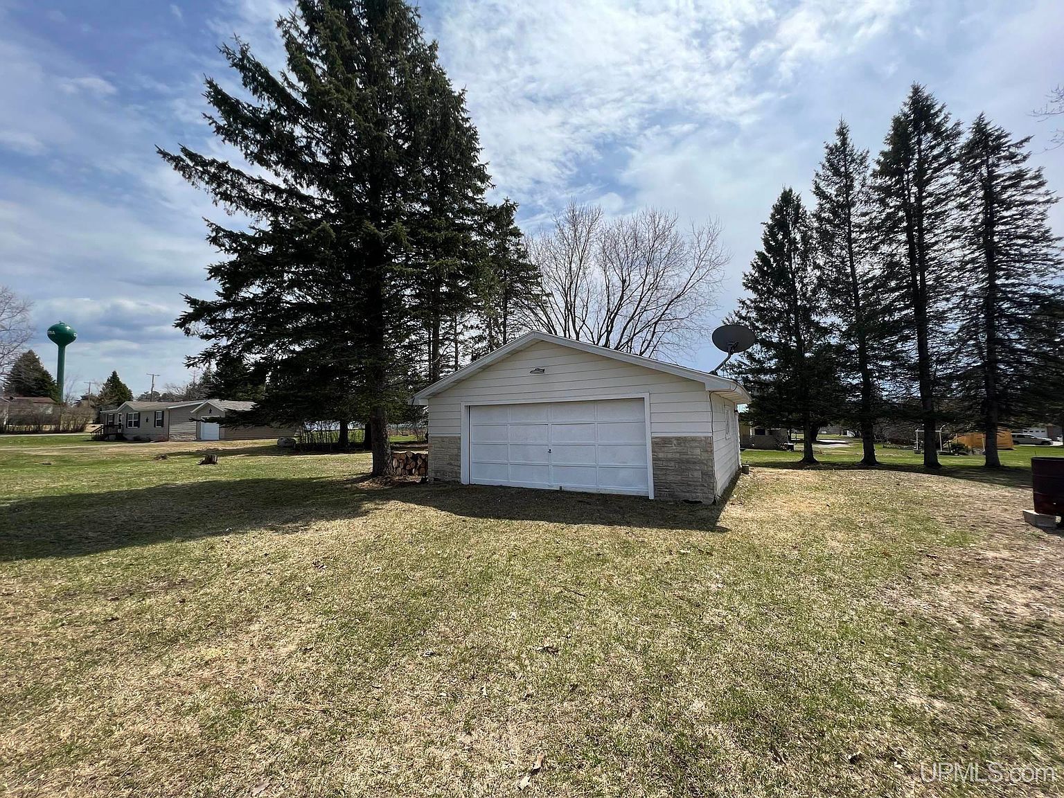 6 Center Ave, Gaastra, MI 49927 MLS 50107737 Zillow