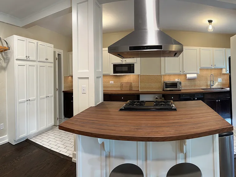 2330 Euclid Heights Blvd #301 — Photo 11