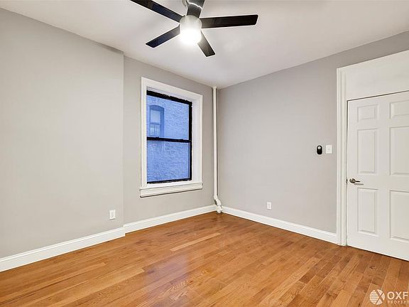 3rd image of 48 Saint Nicholas Pl APT 22